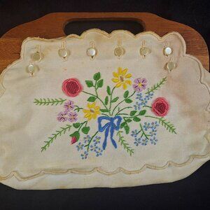 White Vintage 1960's Embroidered Floral Handbag With Wooden Handle Cottage